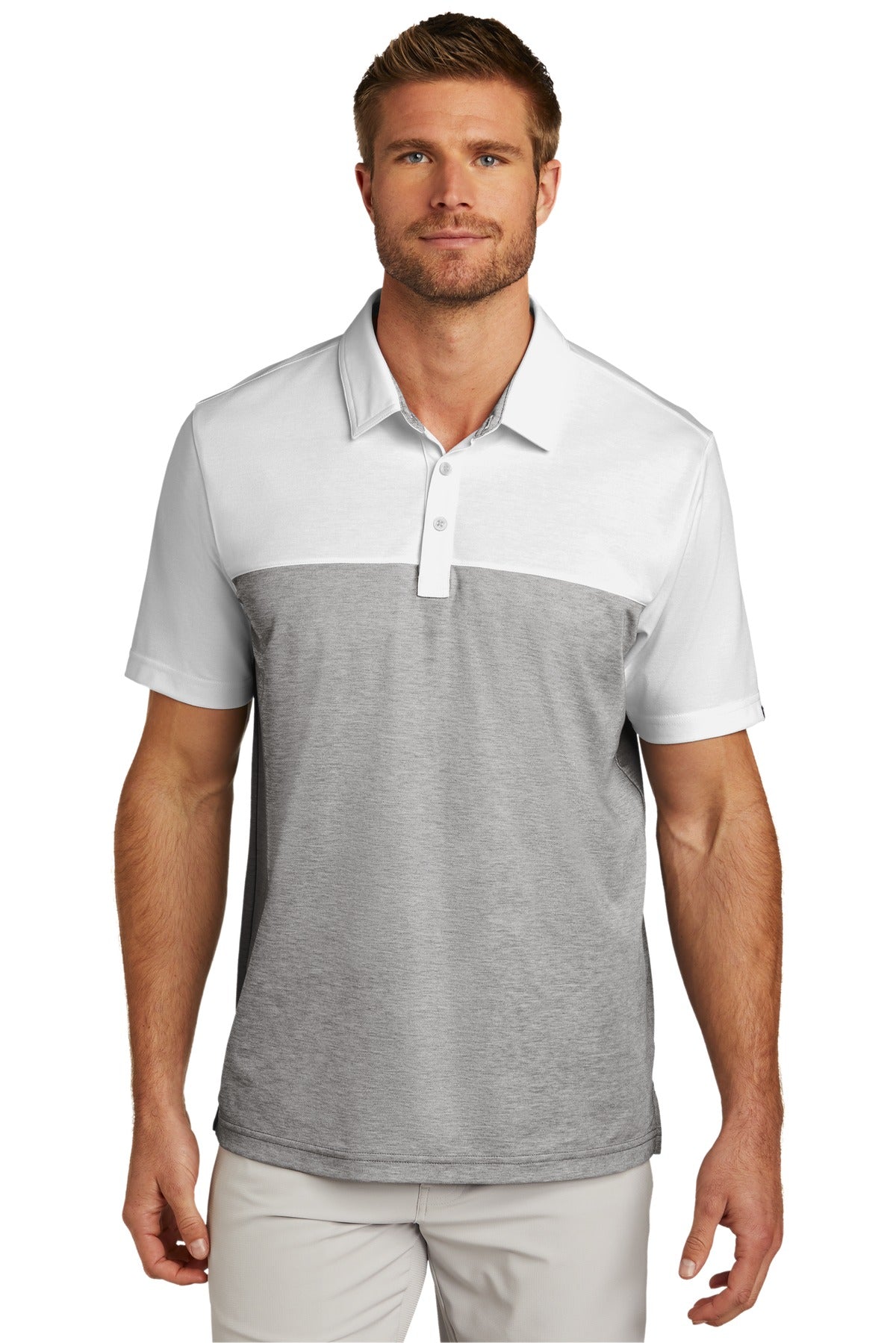 Polo con bloques Oceanside de TravisMathew. TM1MU414