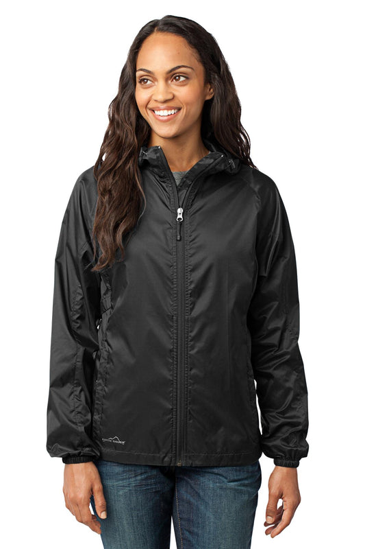 Chaqueta cortavientos plegable Eddie Bauer® para mujer. EB501