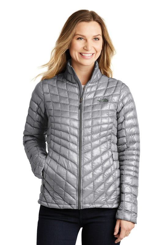 Chaqueta de trekking ThermoBall™ para mujer de The North Face®. NF0A3LHK