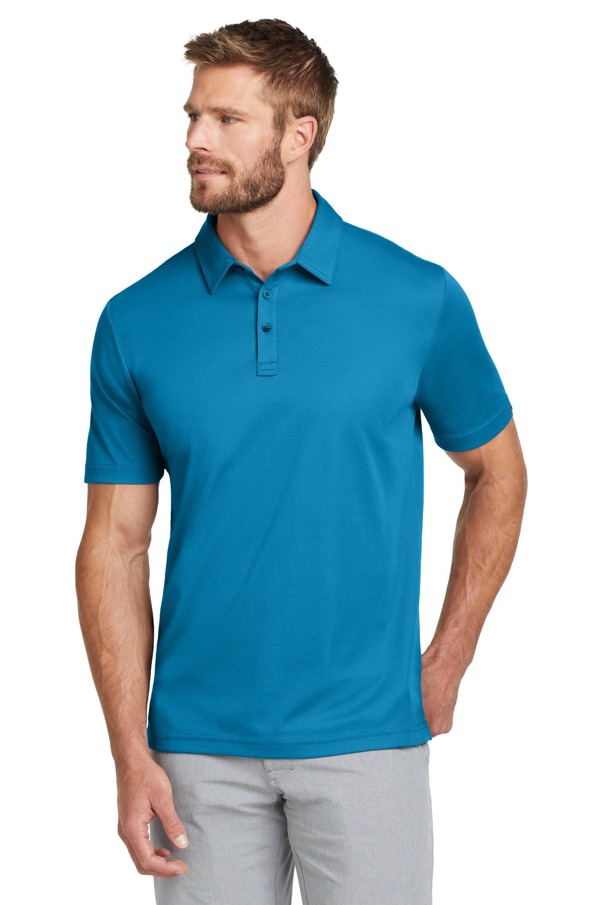 Polo liso Oceanside de TravisMathew. TM1MU411